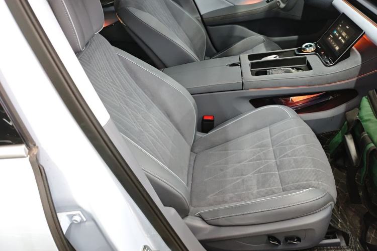 Used VOYAH PASSION 2023 Four-Wheel Drive Flagship Edition Right Front Seat
