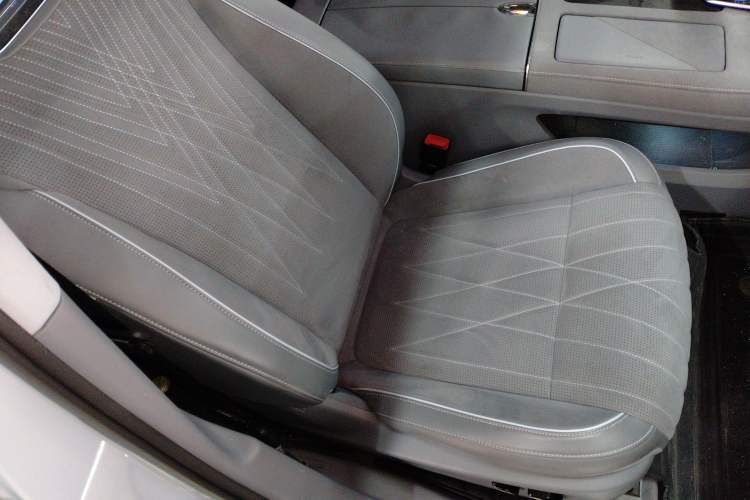 Used VOYAH PASSION 2023 Four-Wheel Drive Flagship Edition Right Front Seat