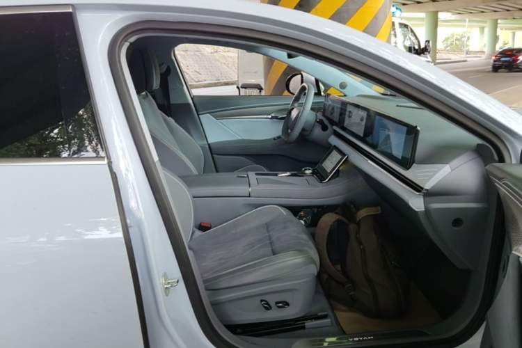 Used VOYAH PASSION 2023 Four-Wheel Drive Standard Edition Right Front Seat