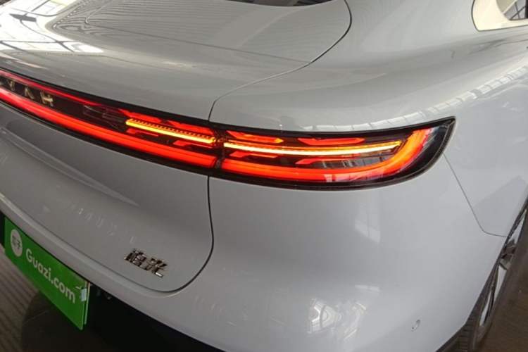 Used VOYAH PASSION 2023 Four-Wheel Drive Flagship Edition Right Rear Taillight