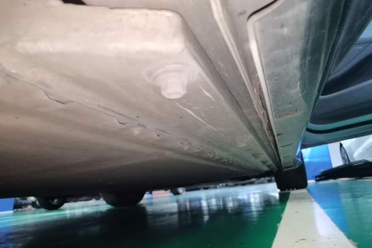 Used VOYAH PASSION 2023 Four-Wheel Drive Flagship Edition Right Side Sill