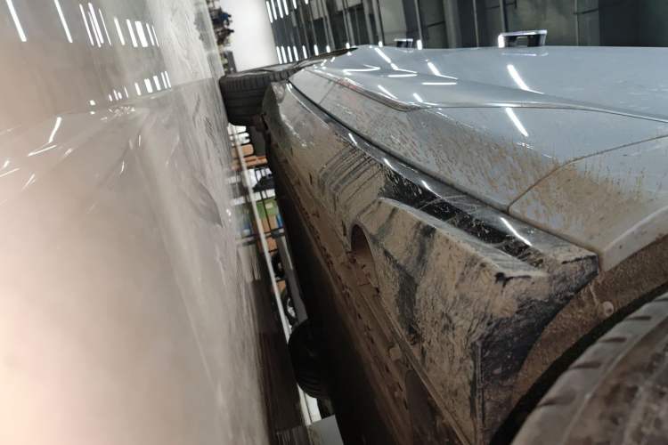 Used VOYAH PASSION 2023 Four-Wheel Drive Flagship Edition Right Side Sill