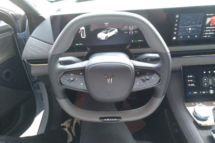 Used VOYAH PASSION 2023 Four-Wheel Drive Long-Range Version Steering Wheel