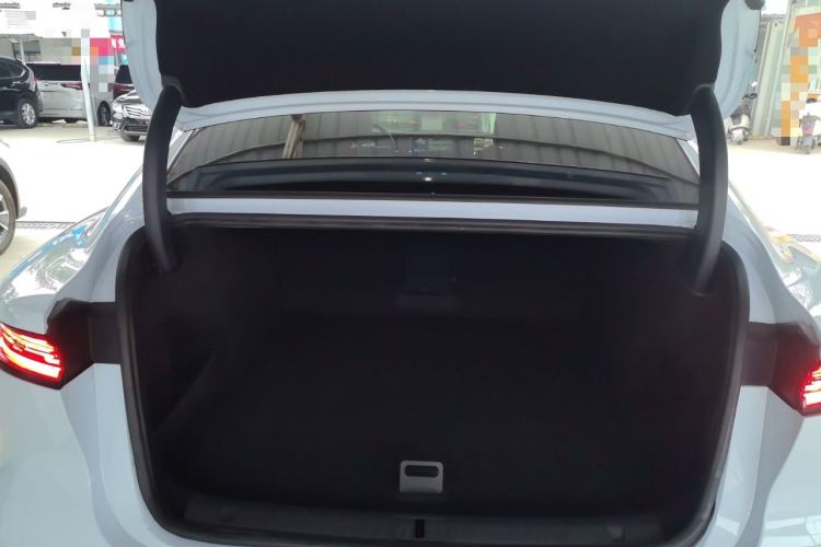 Used VOYAH PASSION 2023 Four-Wheel Drive Flagship Edition Trunk