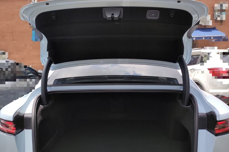 Used VOYAH PASSION 2023 Four-Wheel Drive Standard Edition Trunk