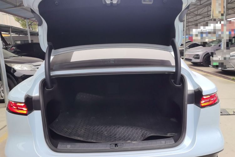 Used VOYAH PASSION 2023 Four-Wheel Drive Flagship Edition Trunk
