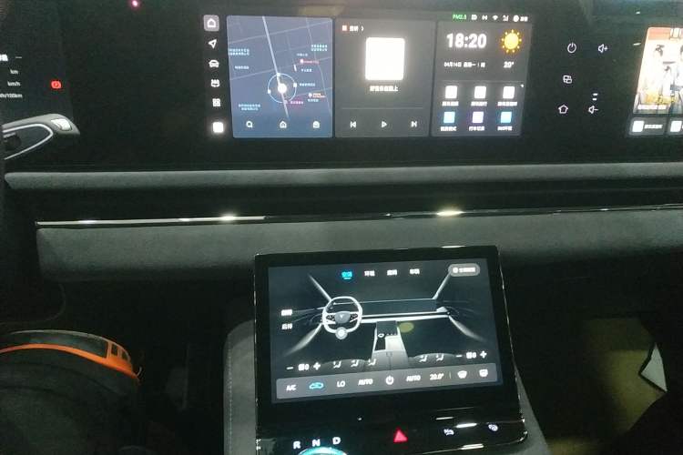Used VOYAH PASSION 2023 Four-Wheel Drive Long-Range Version Audio And AC Panel