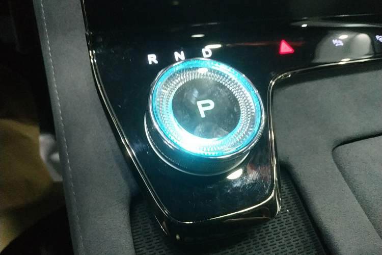 Used VOYAH PASSION 2023 Four-Wheel Drive Long-Range Version Gear Lever