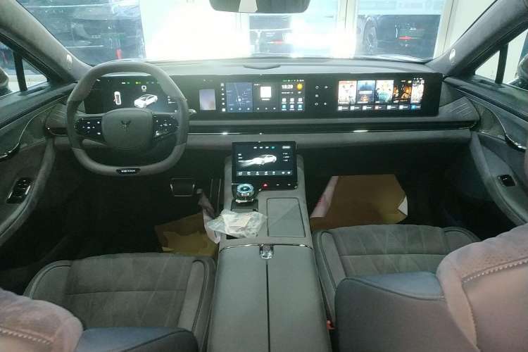 Used VOYAH PASSION 2023 Four-Wheel Drive Long-Range Version Interior 2