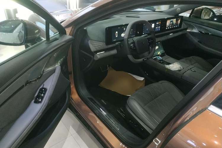 Used VOYAH PASSION 2023 Four-Wheel Drive Long-Range Version Interior 3