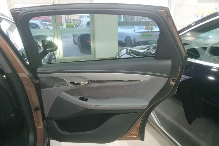Used VOYAH PASSION 2023 Four-Wheel Drive Long-Range Version Interior 6