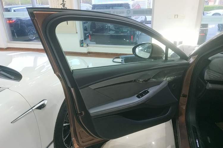 Used VOYAH PASSION 2023 Four-Wheel Drive Long-Range Version Interior 7