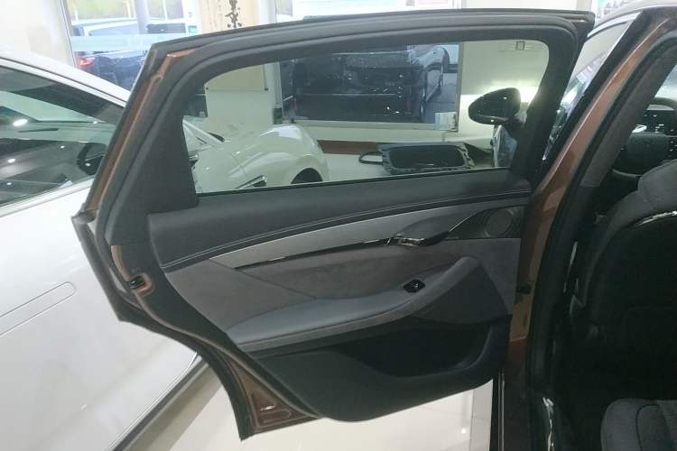 Used VOYAH PASSION 2023 Four-Wheel Drive Long-Range Version Interior 8