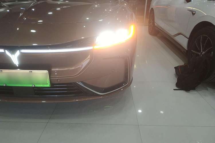 Used VOYAH PASSION 2023 Four-Wheel Drive Long-Range Version Left Front Headlight