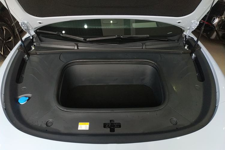 Used VOYAH PASSION 2023 Four-Wheel Drive Long-Range Version Engine Bay