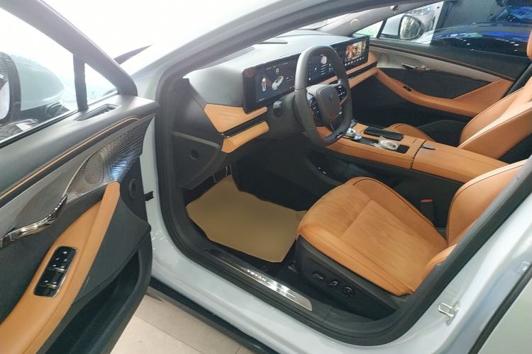 Used VOYAH PASSION 2023 Four-Wheel Drive Long-Range Version Interior 3