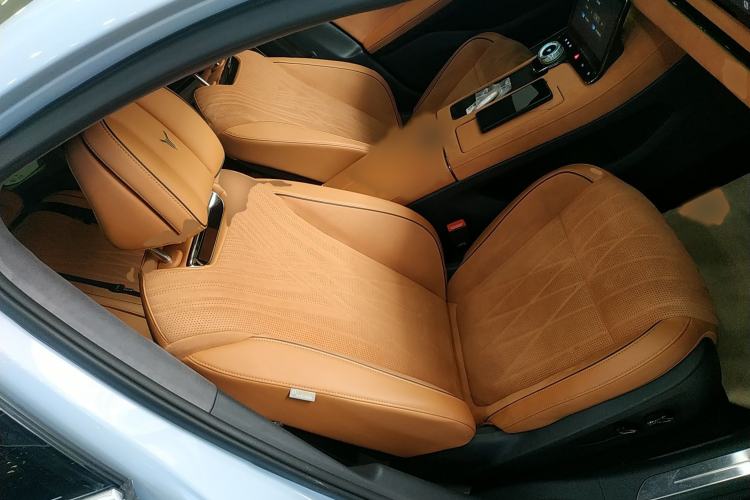 Used VOYAH PASSION 2023 Four-Wheel Drive Long-Range Version Right Front Seat