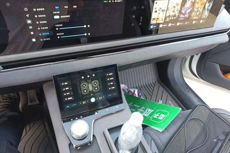 Used VOYAH PASSION 2023 Four-Wheel Drive Flagship Edition Audio And AC Panel