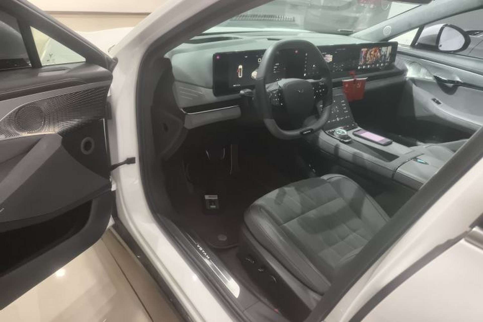 Used VOYAH PASSION 2023 Four-Wheel Drive Flagship Edition Driver Seat