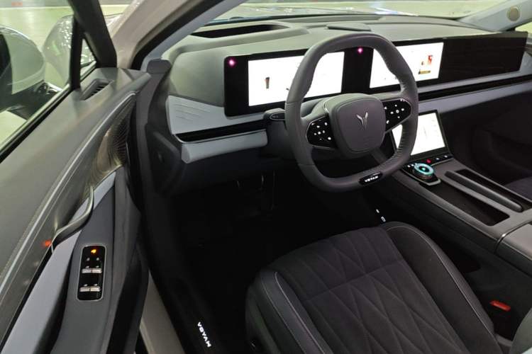 Used VOYAH PASSION 2023 Four-Wheel Drive Standard Edition Driver Seat