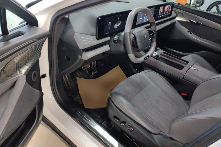 Used VOYAH PASSION 2023 Four-Wheel Drive Flagship Edition Driver Seat