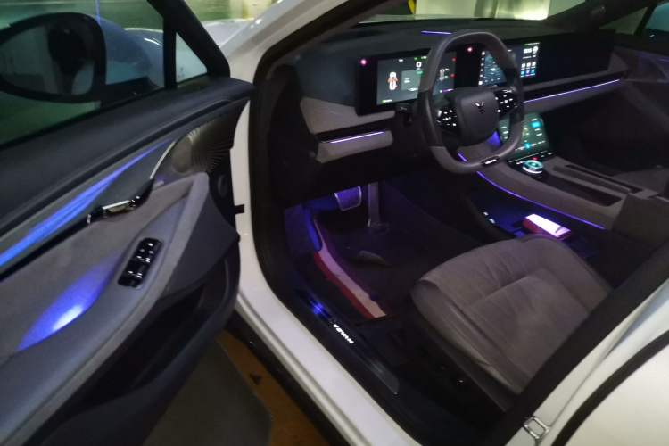 Used VOYAH PASSION 2023 Four-Wheel Drive Flagship Edition Driver Seat