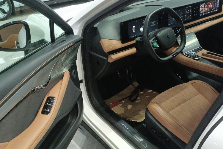 Used VOYAH PASSION 2023 Four-Wheel Drive Flagship Edition Driver Seat