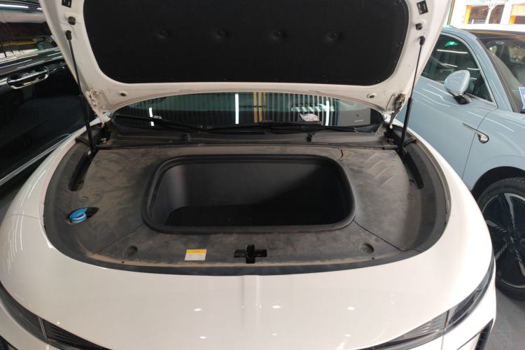 Used VOYAH PASSION 2023 Four-Wheel Drive Flagship Edition Engine Bay