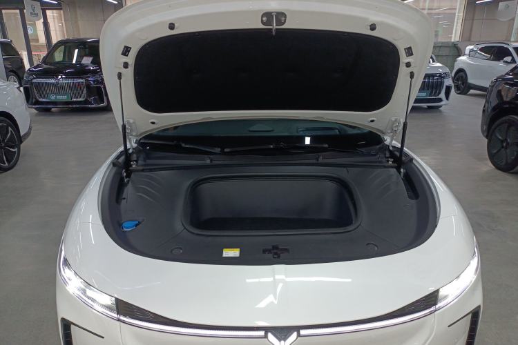 Used VOYAH PASSION 2023 Four-Wheel Drive Long-Range Version Engine Bay