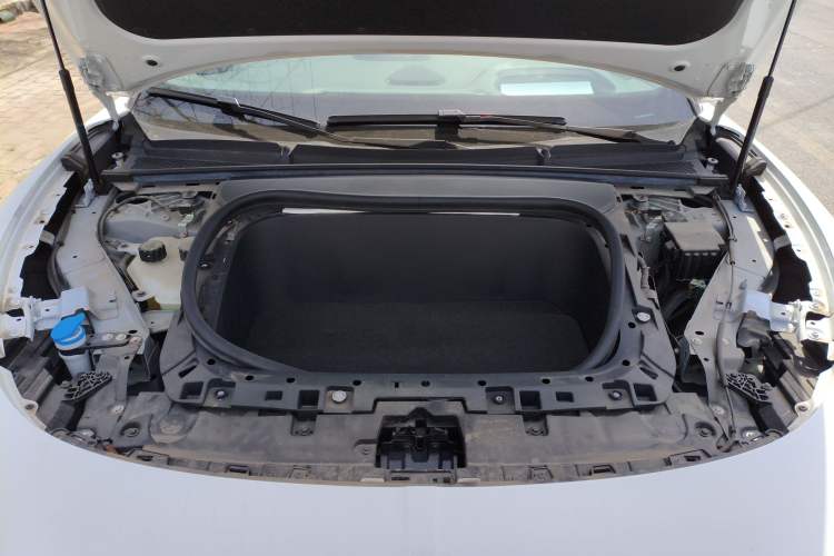 Used VOYAH PASSION 2023 Four-Wheel Drive Flagship Edition Engine Bay