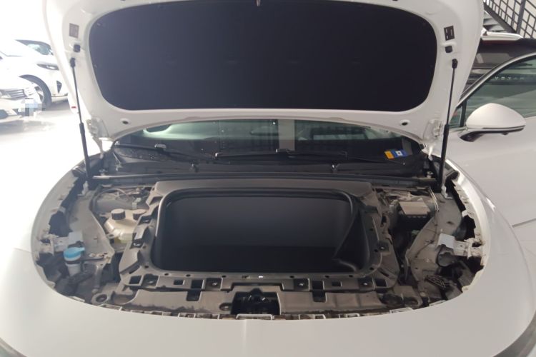 Used VOYAH PASSION 2023 Four-Wheel Drive Flagship Edition Engine Bay