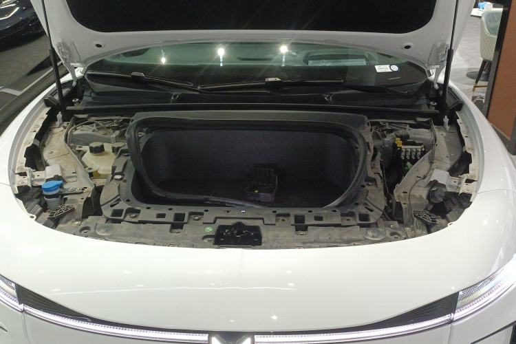 Used VOYAH PASSION 2023 Four-Wheel Drive Flagship Edition Engine Bay