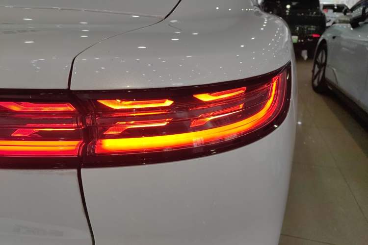 Used VOYAH PASSION 2023 Four-Wheel Drive Flagship Edition Exterior 3