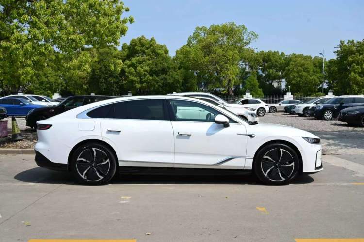 Used VOYAH PASSION 2023 Four-Wheel Drive Flagship Edition Exterior 3