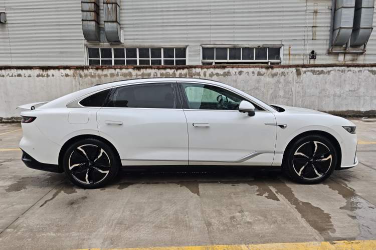 Used VOYAH PASSION 2023 Four-Wheel Drive Flagship Edition Exterior 3