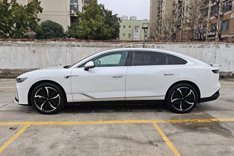 Used VOYAH PASSION 2023 Four-Wheel Drive Flagship Edition Exterior 7