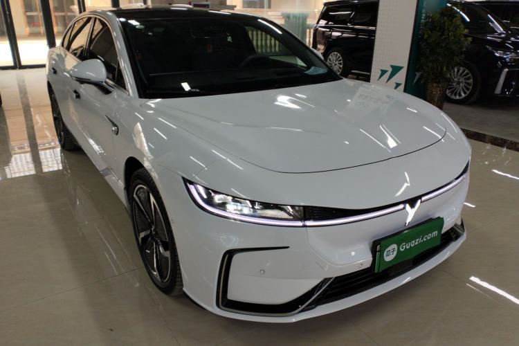 Used VOYAH PASSION 2023 Four-Wheel Drive Flagship Edition Front Right 45 Deg