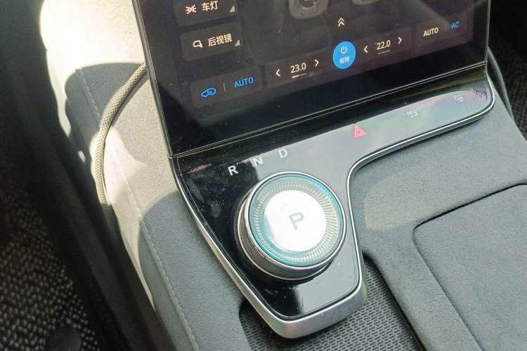 Used VOYAH PASSION 2023 Four-Wheel Drive Standard Edition Gear Lever