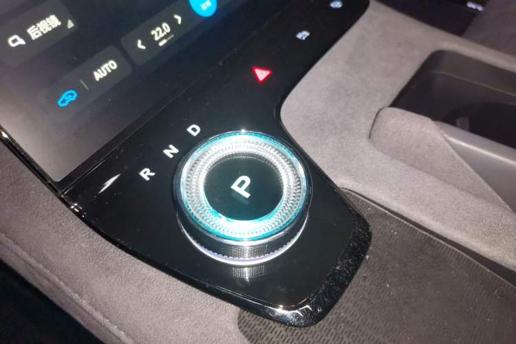 Used VOYAH PASSION 2023 Four-Wheel Drive Flagship Edition Gear Lever