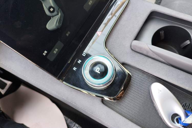 Used VOYAH PASSION 2023 Four-Wheel Drive Flagship Edition Gear Lever
