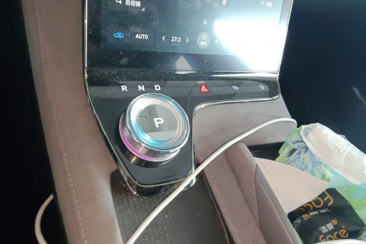 Used VOYAH PASSION 2023 Four-Wheel Drive Flagship Edition Gear Lever