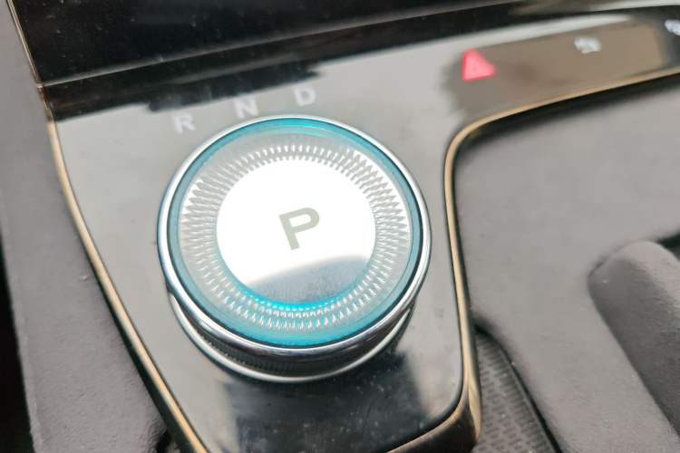 Used VOYAH PASSION 2023 Four-Wheel Drive Flagship Edition Gear Lever