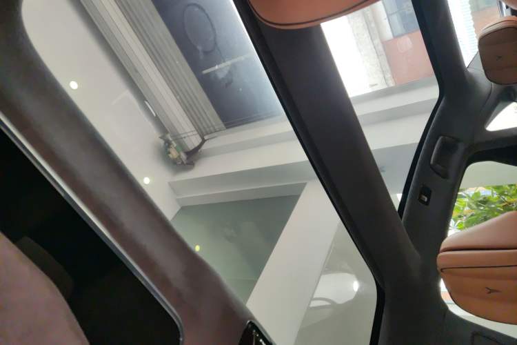 Used VOYAH PASSION 2023 Four-Wheel Drive Long-Range Version Headliner