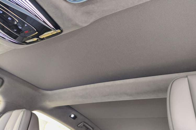 Used VOYAH PASSION 2023 Four-Wheel Drive Flagship Edition Headliner