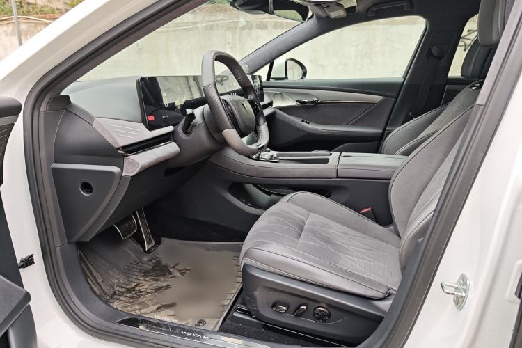 Used VOYAH PASSION 2023 Four-Wheel Drive Flagship Edition Interior 1