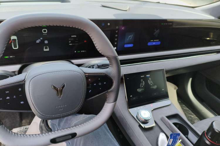 Used VOYAH PASSION 2023 Four-Wheel Drive Flagship Edition Interior 2