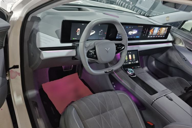 Used VOYAH PASSION 2023 Four-Wheel Drive Standard Edition Interior 2