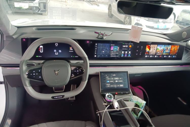Used VOYAH PASSION 2023 Four-Wheel Drive Flagship Edition Interior 2