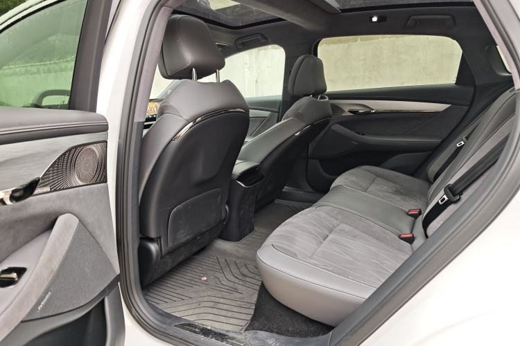 Used VOYAH PASSION 2023 Four-Wheel Drive Flagship Edition Interior 2
