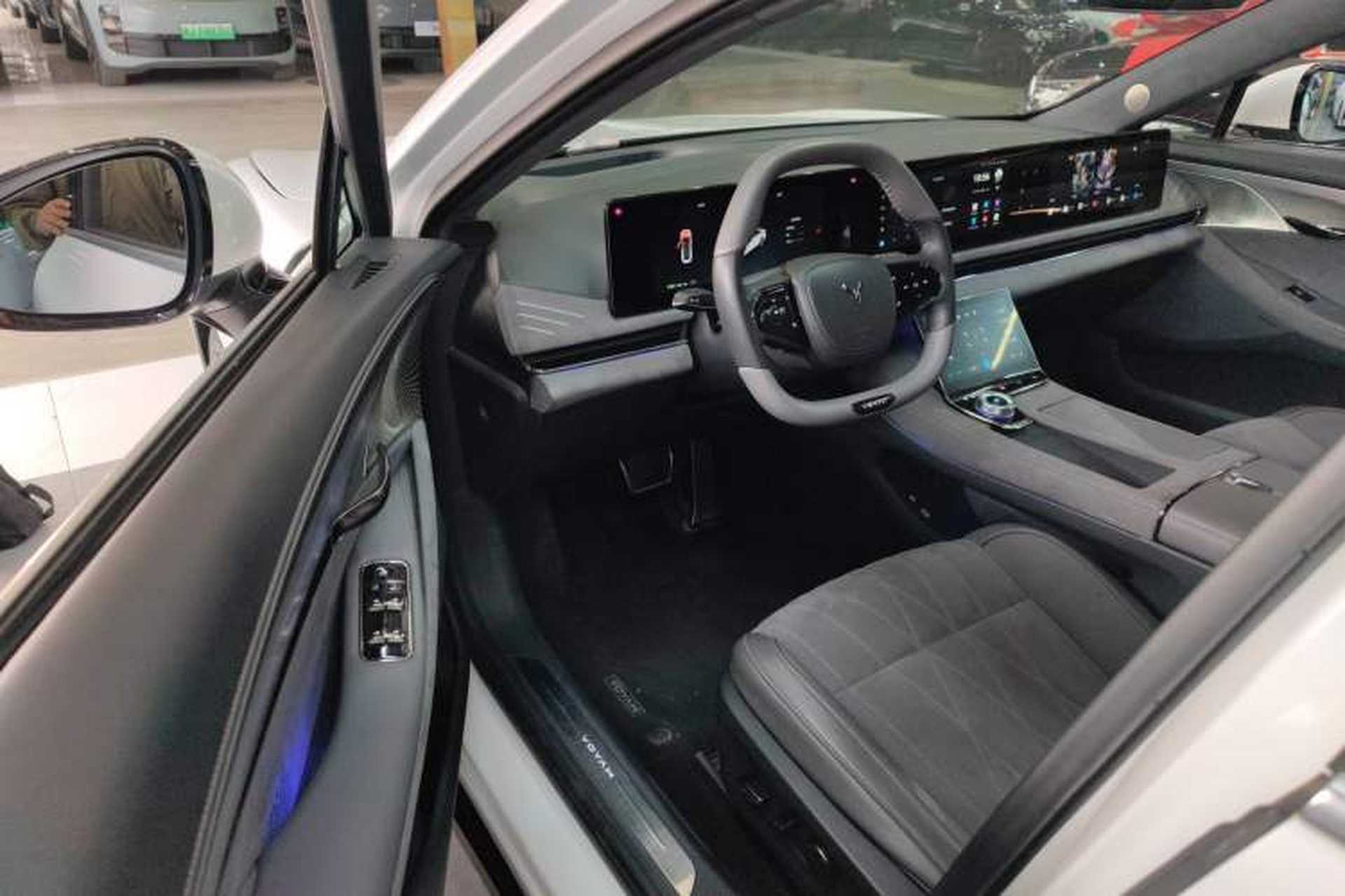 Used VOYAH PASSION 2023 Four-Wheel Drive Flagship Edition Interior 3